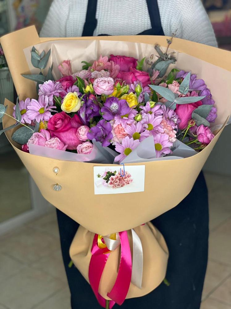 Букет цветов из: Хризантемы, Гвоздики и Альстромерии в Троицком