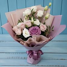Букет цветов из:  Розы и Лизиантусы в Троицком