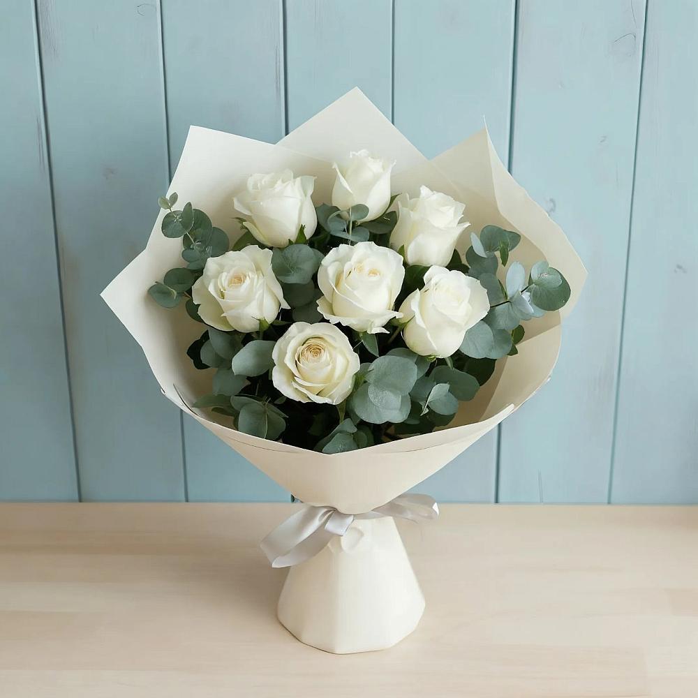 Букет Белые розы в Эвкалипте в Троицком