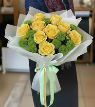 Букет цветов из:  Хризантемы и Розы в Троицком