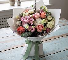 Букет цветов из:  Розы, Лизиантусы и Гвоздики в Троицком