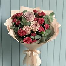 Букет цветов из:  Гвоздики и Розы в Троицком