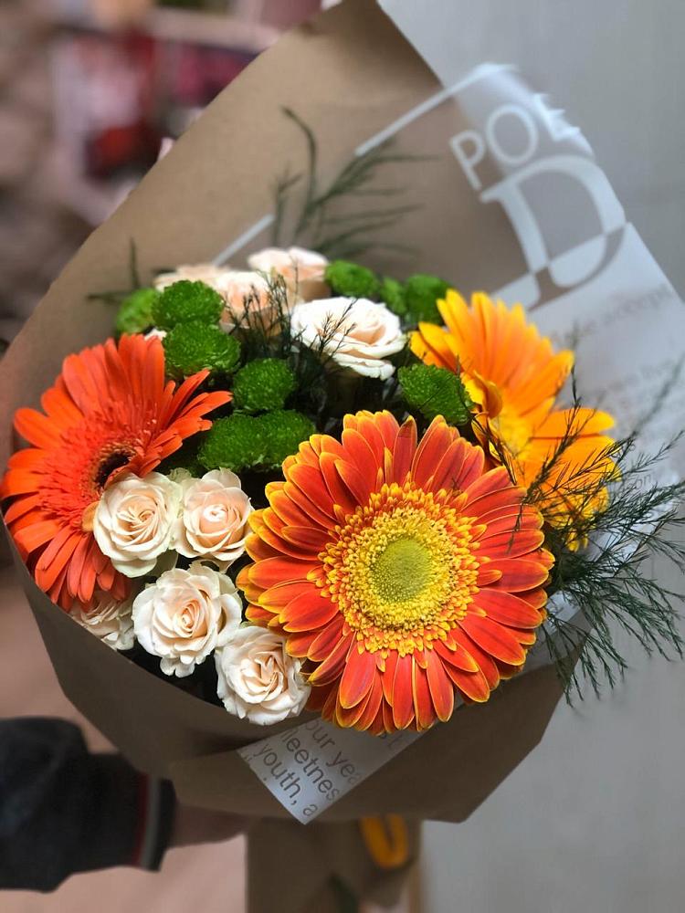 Букет цветов из: Герберы, Хризантемы и Розы в Троицком
