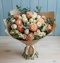 Букет цветов из:  Альстромерии и Розы в Троицком