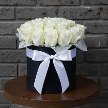 Цветочная композиция из Розы в шляпной коробке в Троицком