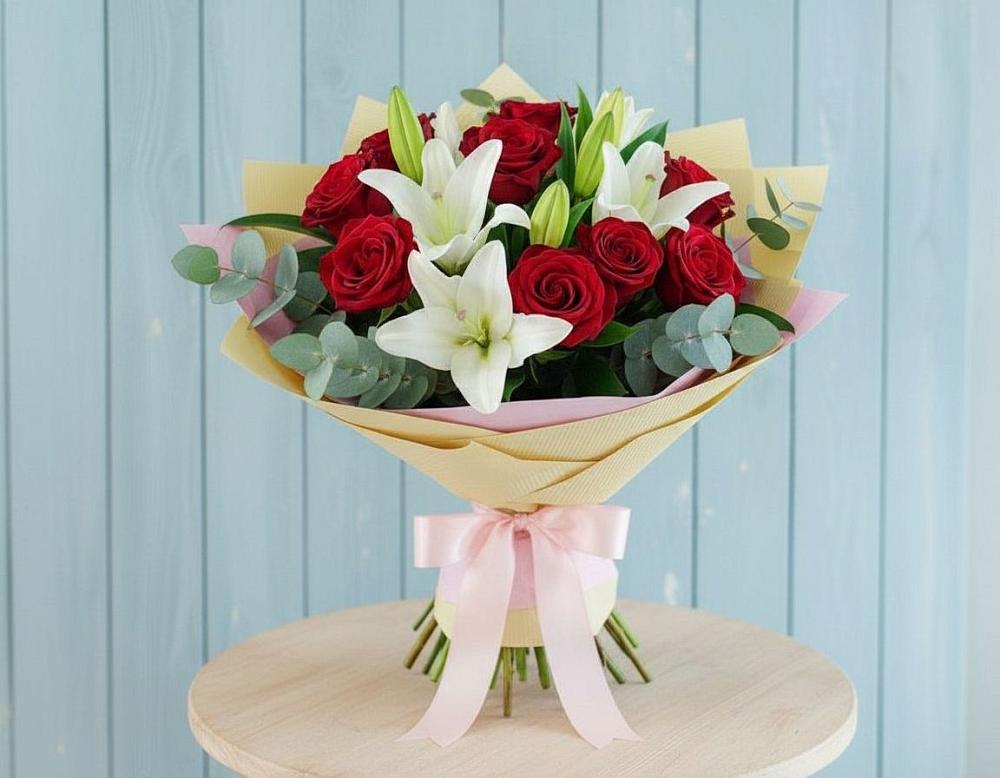 Букет цветов из: Лилии и Розы в Троицком